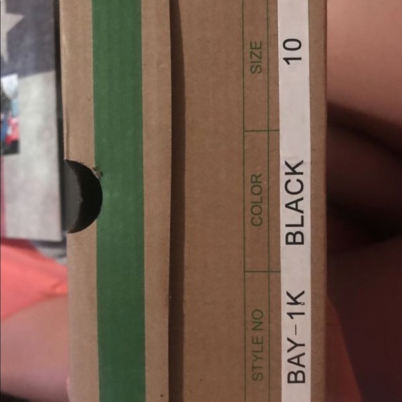 Kids light up shoes - Picture 2 of 3